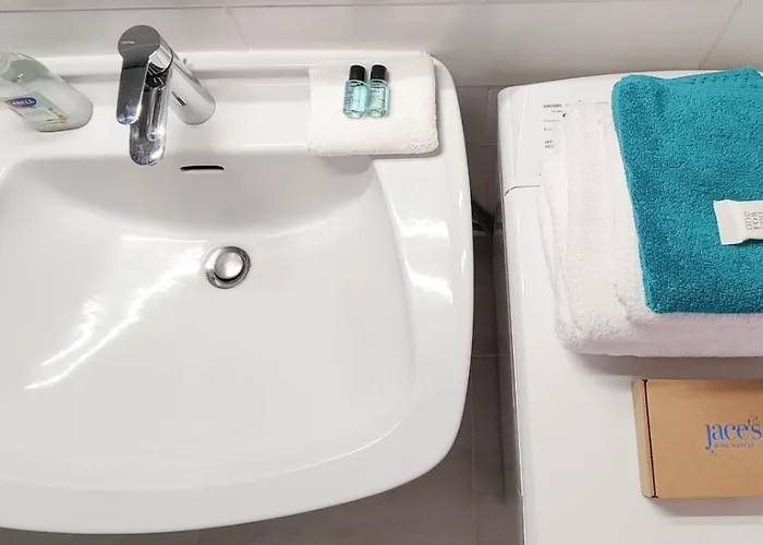 Grand T2 En 1ere Ligne Vue Sur Le Petit Port Apartment