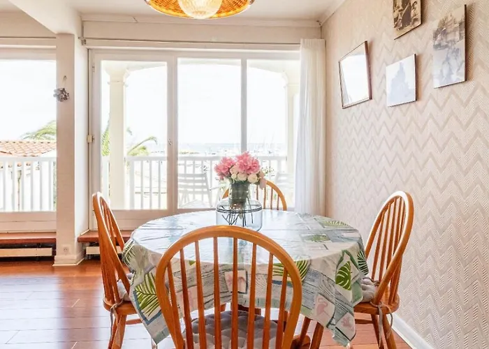 Grand T2 En 1ere Ligne Vue Sur Le Petit Port * Arcachon